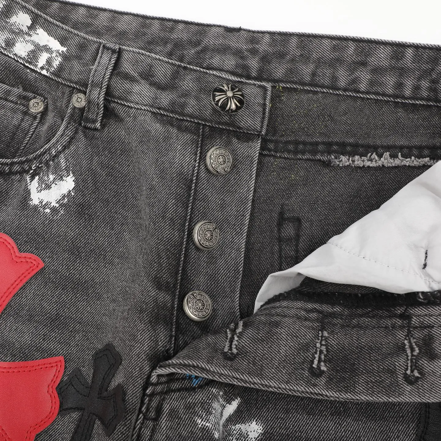 P280 GALLERY DEPT & Chrome heart Co-branded colorful leather cross loose washed flared jeans that truly restore the ultimate vintage texture. The original hardware and accessories are washed and other elevators. The QR code analysis is all purchased from the original factory. The degree of restoration is high. You are welcome to compare with a certain product ~ Three-dimensional version Loose and comfortable without being too picky about your body shape Make you taller and slimmer Factory Seiko Original factory quality control Same style for men and women Can be matched with couples Versatile recommendation Necessary jeans D332 for all seasons Trendy people have been disappointed. From the quality selection of fabrics, the tailoring of details, and the matching of patterns, everything is impeccable! The upper body is so handsome when worn...it can be easily worn by men, women and children! The craftsmanship is made of heavy-duty washed pure cotton denim fabric. After washing, it is soft and thick and looks very stylish when worn. Size: 28/30/32/34/36 Waist: 70/75/80/85/90 Knee: 44.5/46/47.5/49/50.5 Pants length: 102/104/106/108/110